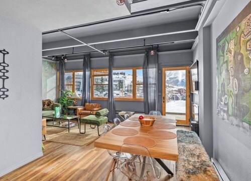 GROUND FLOOR 3 BEDROOM APARTMENT
MT CRESTED BUTTE