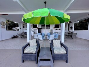 Outdoor dining - Vieques BioBay B&B, The Coqui Room:Sleep Under the Stars, Paddle the Glowing Bay (Vieques)