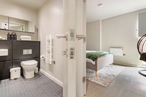 Hair dryer, towels - Canal-Side Apartment with Private Terrace - Castlefield - Business & Long Stays (Greater Manchester)