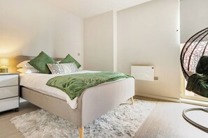 1 bedroom, iron/ironing board, free WiFi, bed sheets - Canal-Side Apartment with Private Terrace - Castlefield - Business & Long Stays (Greater Manchester)
