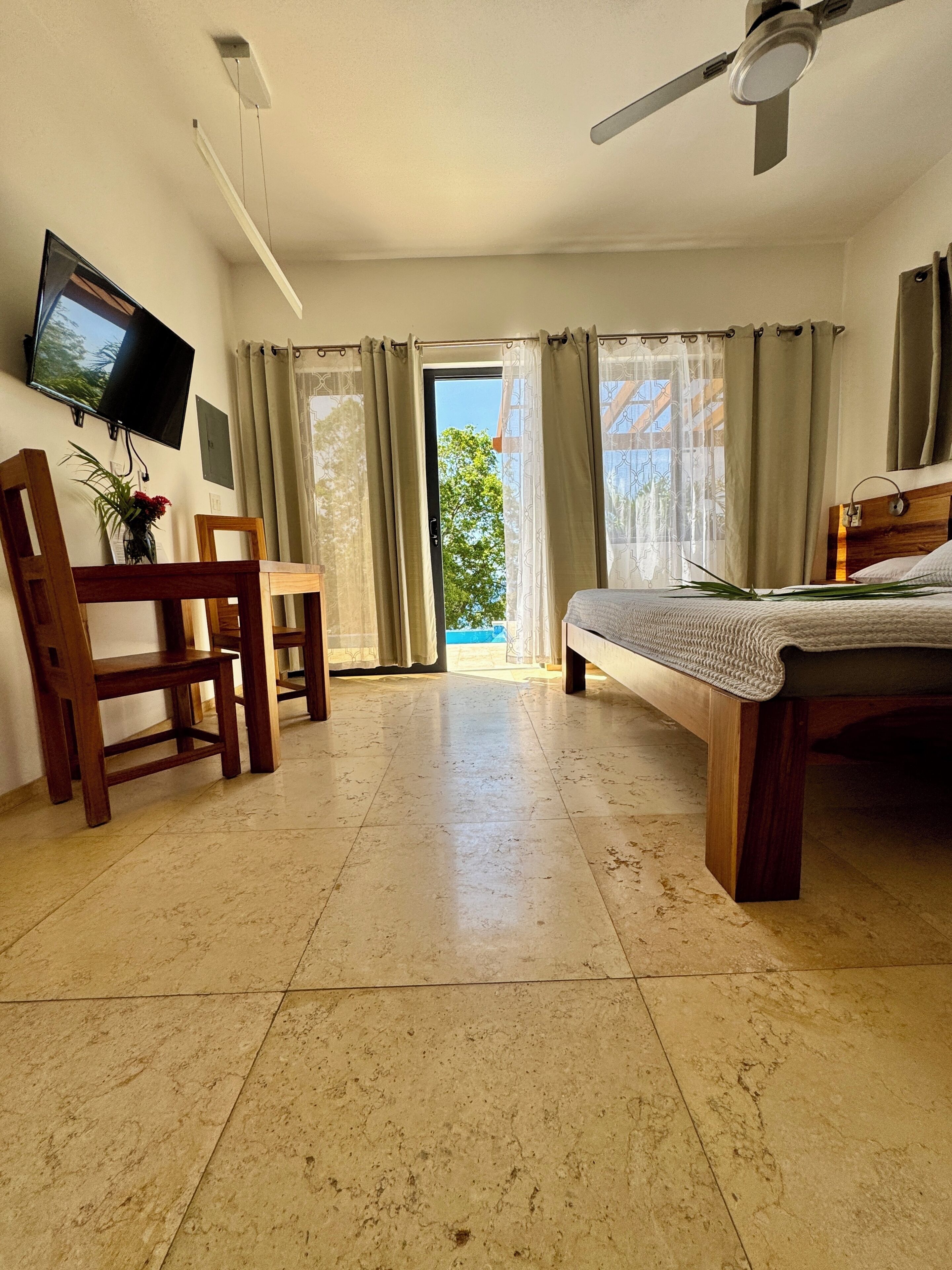 Deluxe Studio Suite, Sea View | Free WiFi
