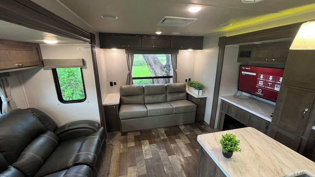 Easttowest Glamping Camper - Site #15 - Klamath, CA