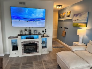 Living area -  Scenic Golf Course View Retreat - UPDATED 2BR Condo-Close to Beach (North Myrtle Beach)