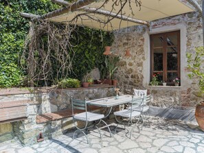 Outdoor dining - Casa Frantoio di Mommio by Interhome (Corsanico)