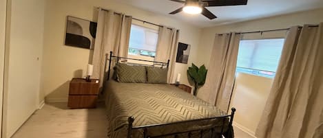2 habitaciones, escritorio, tabla de planchar con plancha y wifi gratis