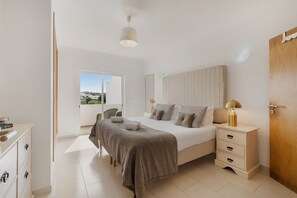 Room - Sunny Terrace House | BBQ, Pool & Relax (Albufeira)