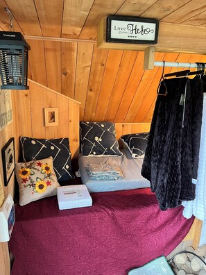 2 bedrooms, bed sheets