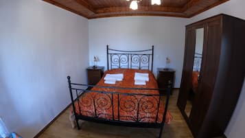 Down comforters, iron/ironing board, free WiFi
