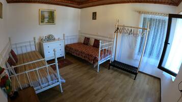 Down duvets, iron/ironing board, free WiFi