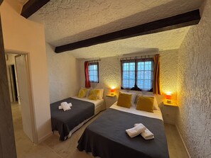 3 Schlafzimmer, Bügeleisen/Bügelbrett, WLAN, Bettwäsche