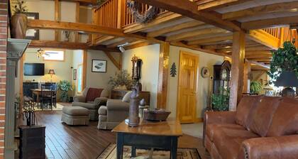 3+ acres, fast wi-fi, garage parking, Koi pond