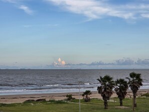 Una spiaggia nelle vicinanze