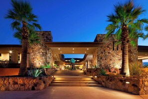 Exterior - COACHELLA April 15-19, 2027 2-BR, 2 Bath Luxury Villa at Westin Desert Willows (Palm Desert)