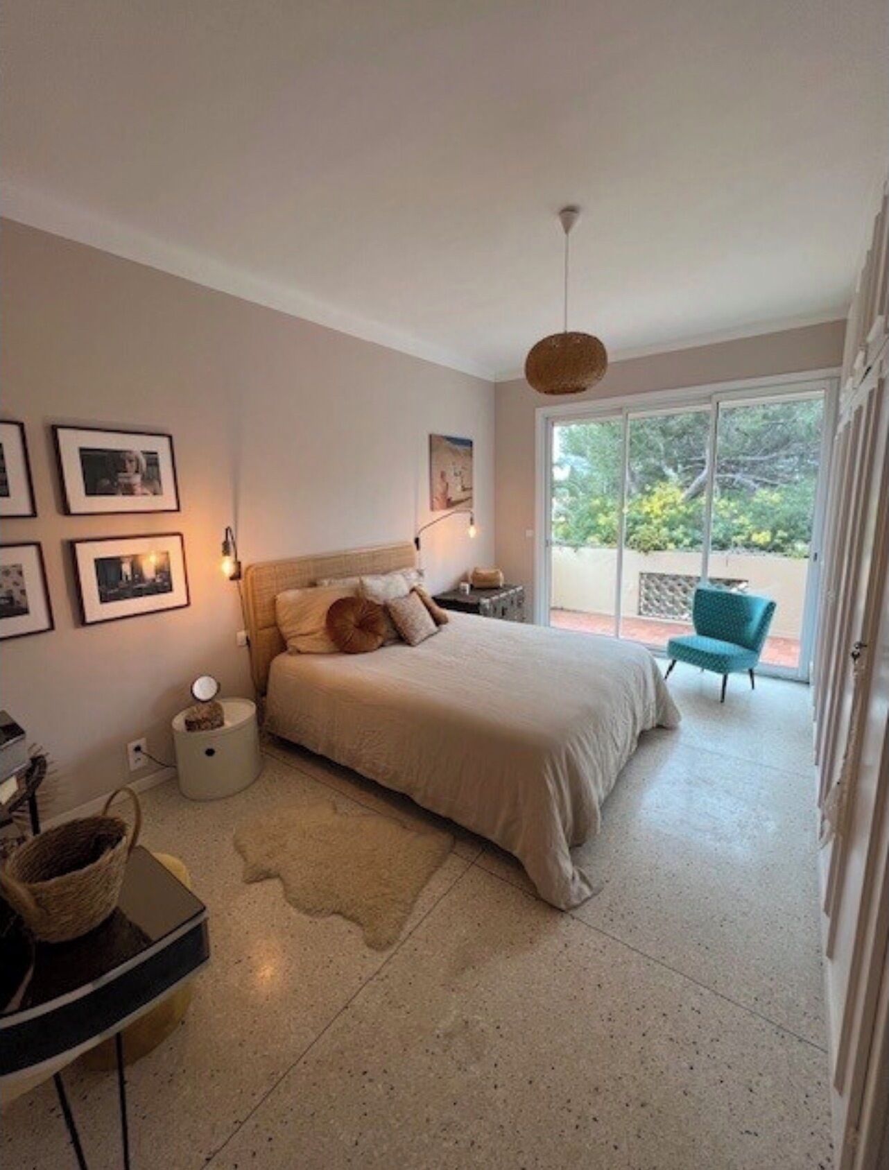 3 habitaciones, tabla de planchar con plancha, wifi y ropa de cama 
