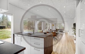 Fridge, microwave, dishwasher, coffee/tea maker - Awesome home in Fjerritslev with WiFi (Fjerritslev)