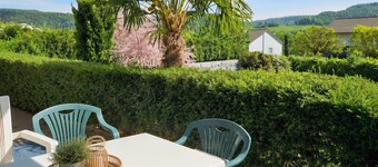 Le Flacon • Ganze Wohnung mit Panorama-Terrasse am Rhein, nahe ZRH & Rheinfall