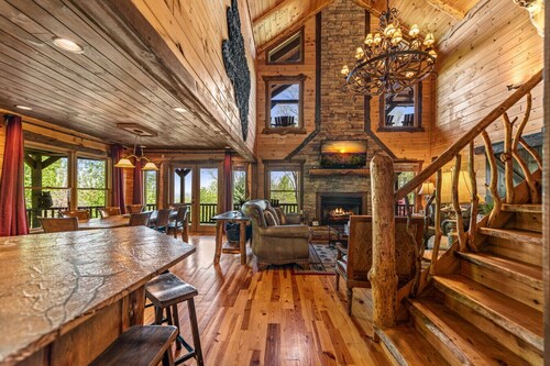 Aska Ridge Lodge|Hot Tub|MTN Views|Pool Table