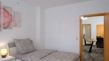 1 bedroom, WiFi, bed sheets
