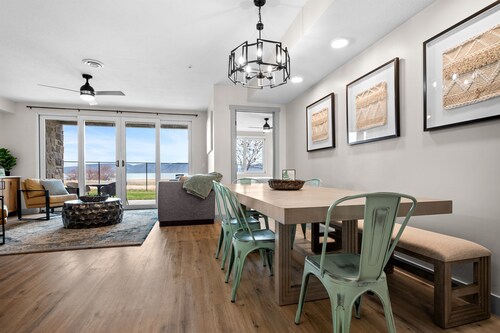 Water's Edge 102 | Bear Lake Views| Lakeside Unit