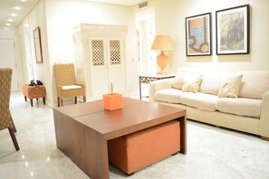 Interior - Royal Banus 4, Apartment in Playa Rocío with swimming pool and beach access. (Marbella)