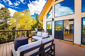 Outdoor dining - Timberline Elegance in Angel Fire (Angel Fire)