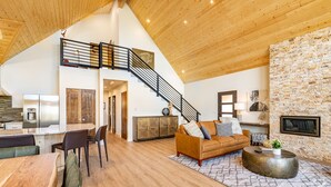 Living area - Timberline Elegance in Angel Fire (Angel Fire)