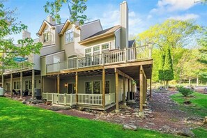 Exterior - 5BR Family Retreat · Hot Tub · Karaoke · Game Room · Lake Access · Tennis (Lake Harmony)