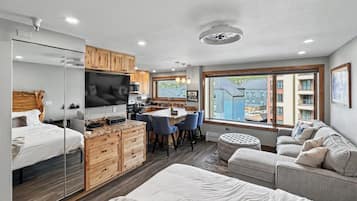 1 Schlafzimmer, Bügeleisen/Bügelbrett, Reisekinderbett, kostenloses WLAN