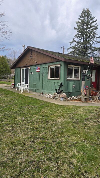 Tranquil 1-bedroom Cottageon Beautiful Sanford Lake!
