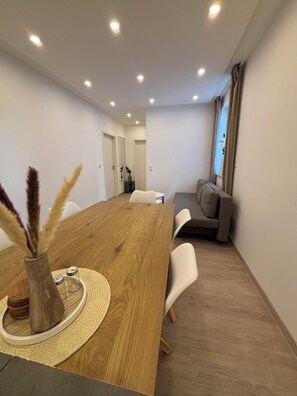 Dining - Vrbo Property (Duisburg)