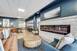 TV, fireplace, video games, ping pong - Remodeled King Studio | AC | Ski-in/out | Peak 9 (Breckenridge)