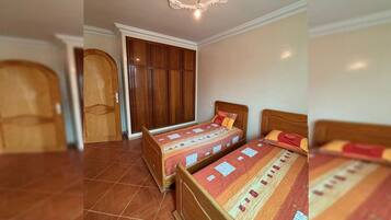 3 bedrooms, iron/ironing board, WiFi, bed sheets