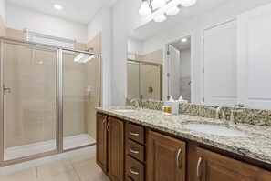 House (4 Bedrooms) | Bathroom - 4BR Getaway, Spacious, Beautiful, Great Location (Kissimmee)