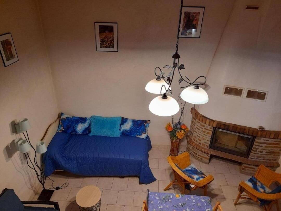 TV, fireplace, ping pong
