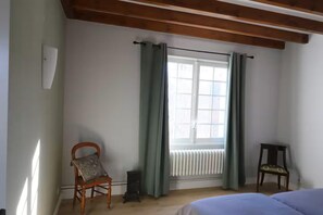 3 Schlafzimmer, Bügeleisen/Bügelbrett, Reisekinderbett, Bettwäsche