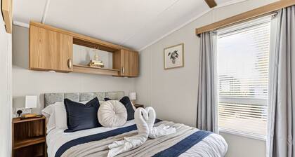 Nene Lodge at Billing Aquadrome by Yoko Property