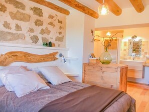 6 camere, culla da viaggio, Wi-Fi gratuito, lenzuola