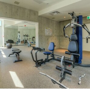 Fitness facility - Bright waterfront condo in the heart of Victoria (Victoria)