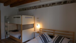 2 Schlafzimmer, Bügeleisen/Bügelbrett, Reisekinderbett, kostenloses WLAN