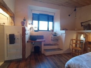 2 chambres, fer et planche à repasser, lit parapluie, Wi-Fi gratuit