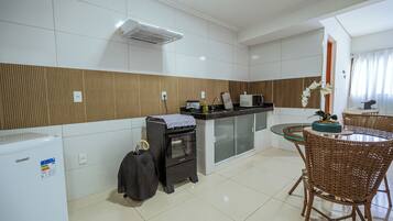 Comfort-Apartment, Klimaanlage, Stadtblick | Eigene Küche