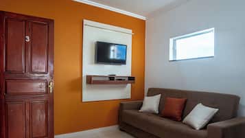 Comfort Apartment, Lanai, City View | Ruang tamu