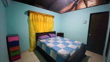 4 bedrooms, free WiFi, bed sheets