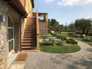 House | Exterior - Apartment in Tuscany With Scenic Pool Views (Capannori)