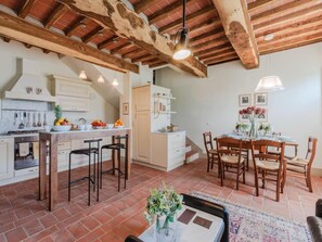 Dining - Apartment in Tuscany With Scenic Pool Views (Capannori)