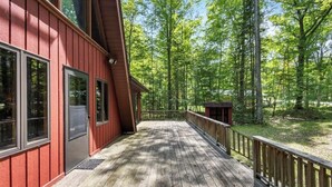 Unclassified image, 2 of 6, button - Cave Point A-Frame, updated and funky! (Sturgeon Bay)