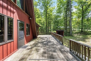 Unclassified image, 2 of 6, button - Cave Point A-Frame, updated and funky! (Sturgeon Bay)