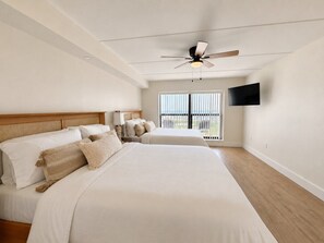 2 bedrooms, WiFi, bed sheets - Saida IV Condos - S4904 (South Padre Island)