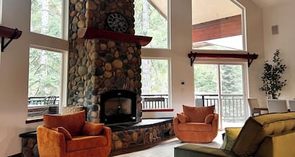 Peaceful forest cabin with Sauna near Hiking+ATV trails and Lakes