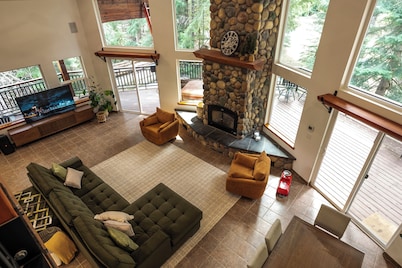Private Forest Cabin: Hike, Bike, Hot Tub + Sauna, near ATV trails and lakes